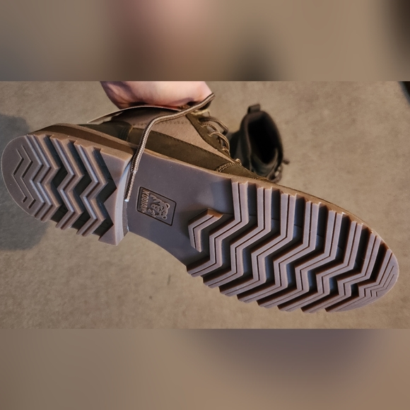 Kodiak Women's Boots NWT - Picture 6 of 7